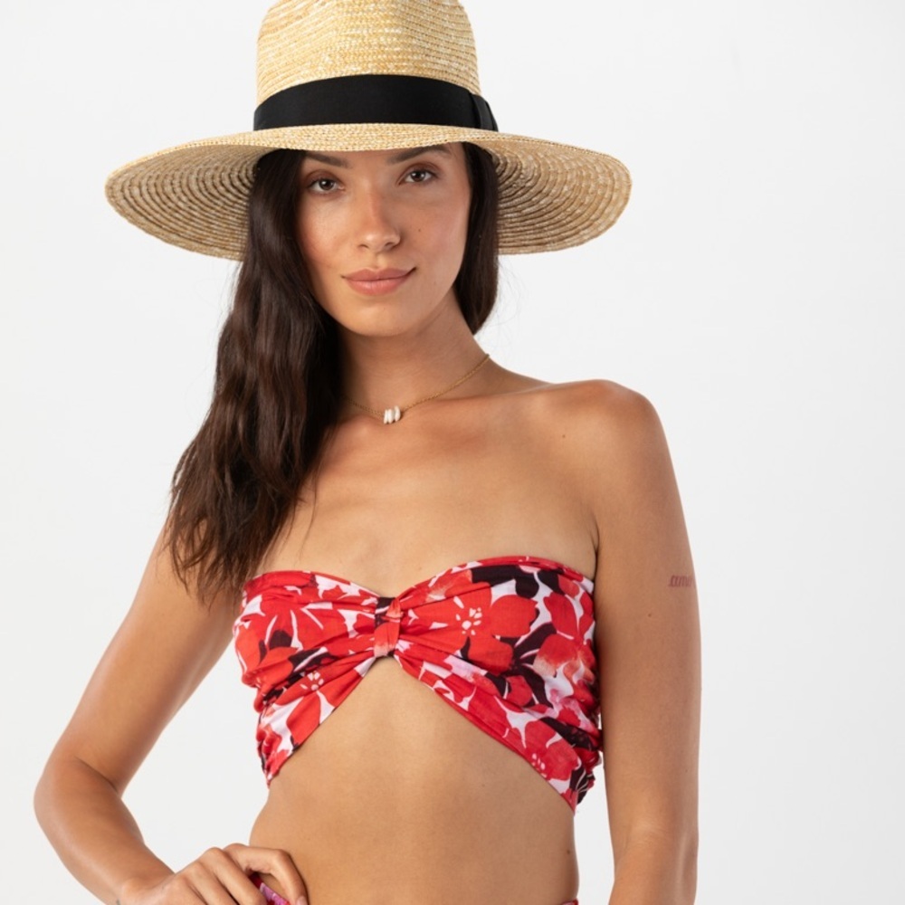 NWT REVOLVE Tiare Hawaii Crop Capri Top in Fiji Flowers Red in xs/s